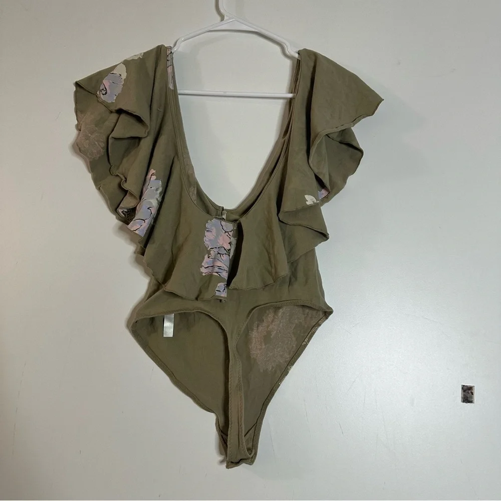 Free people intimately free floral Matilda ruffle v-neck bodysuit - Picture 5 of 5